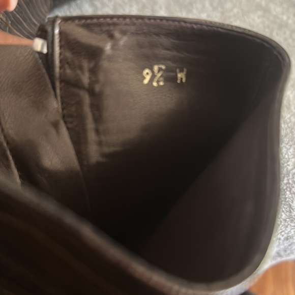 Lightly worn very sturdy 9 1/2 W snake skin boot - Picture 3 of 5